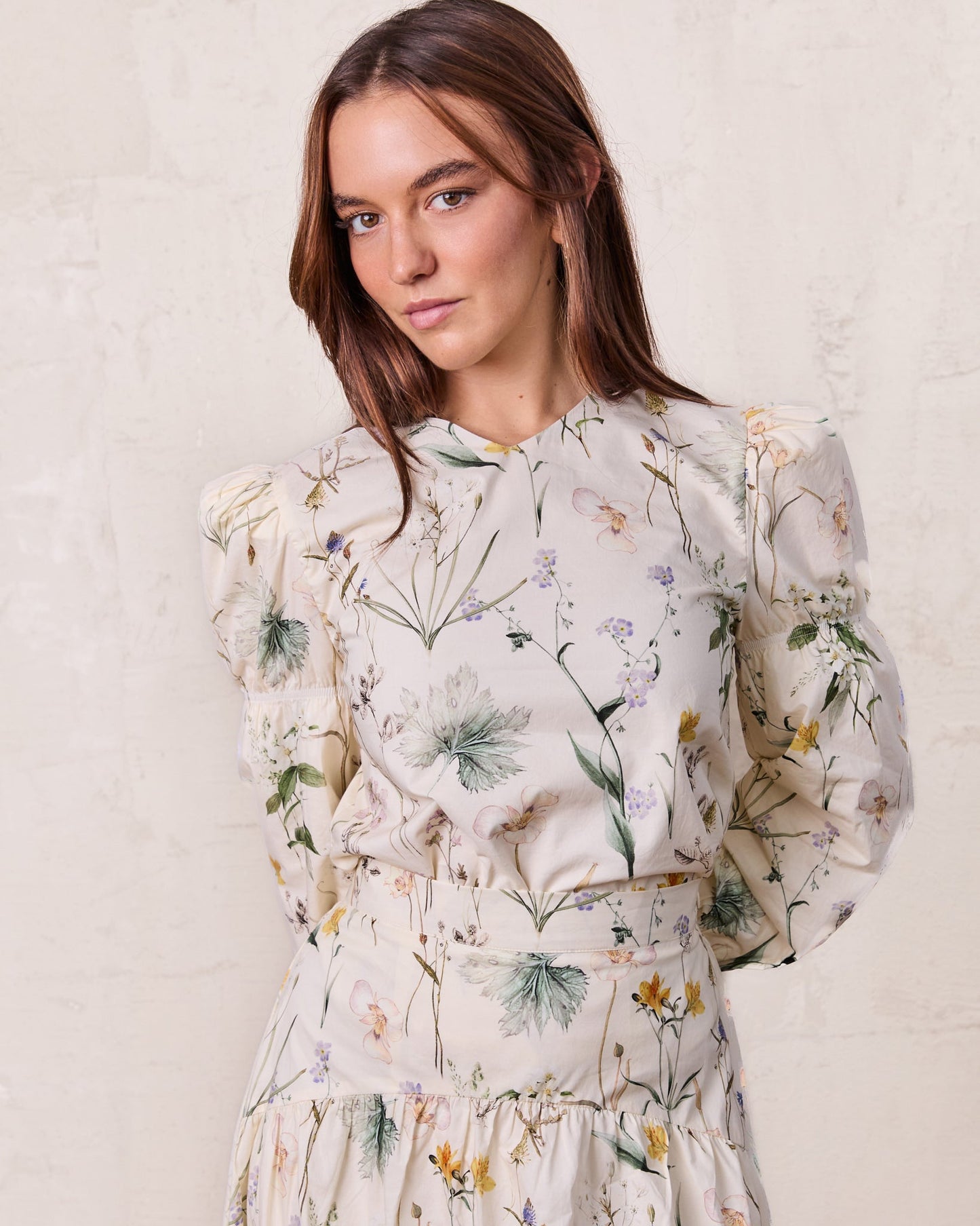 High V Puff Sleeve Top-Vintage Floral-0